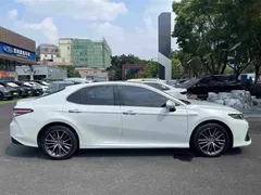 2021 Toyota Camry Hybrid 2.5HG Luxury, белый — фото 4