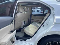2021 Toyota Camry Hybrid 2.5HG Luxury, белый — фото 14