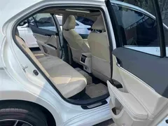 2021 Toyota Camry Hybrid 2.5HG Luxury, белый — фото 16