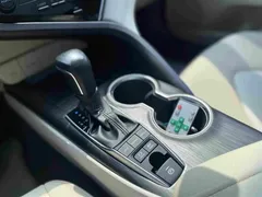 2021 Toyota Camry Hybrid 2.5HG Luxury, белый — фото 20