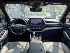 2021 Toyota Crown Kluger 2.5L HEV 4WD Premium, чёрный — фото 16
