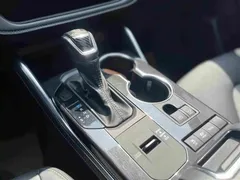 2021 Toyota Crown Kluger 2.5L HEV 4WD Premium, чёрный — фото 18