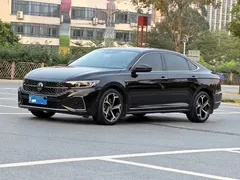 2023 Volkswagen Passat 330TSI Luxury, чёрный — фото 1