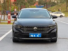 2023 Volkswagen Passat 330TSI Luxury, чёрный — фото 2