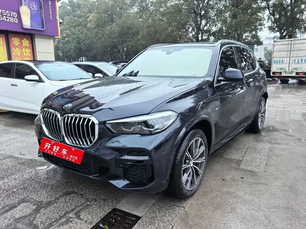 2022 BMW X5 M Sport Package