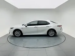2021 Toyota Camry 2.0G Luxury, белый — фото 3