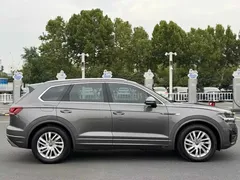 2021 Volkswagen Touareg 2.0TSI — фото 3