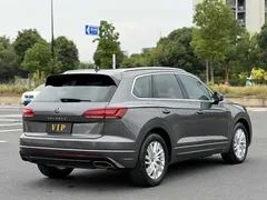 2021 Volkswagen Touareg 2.0TSI — фото 4