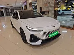 2022 Changan UNI-V 1.5T Premium, белый — фото 4