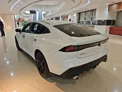 2022 Changan UNI-V 1.5T Premium, белый — фото 5