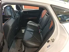 2022 Changan UNI-V 1.5T Premium, белый — фото 17