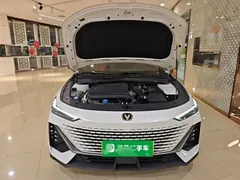 2022 Changan UNI-V 1.5T Premium, белый — фото 20