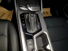 2022 Geely Emgrand 4th Gen 1.5L CVT Premium, белый — фото 14