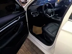 2022 Geely Emgrand 4th Gen 1.5L CVT Premium, белый — фото 16