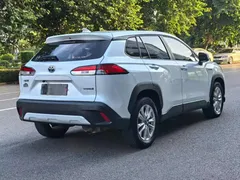 2023 Toyota Corolla Cross Hybrid 2.0L, белый — фото 4