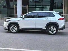 2023 Toyota Corolla Cross Hybrid 2.0L, белый — фото 5