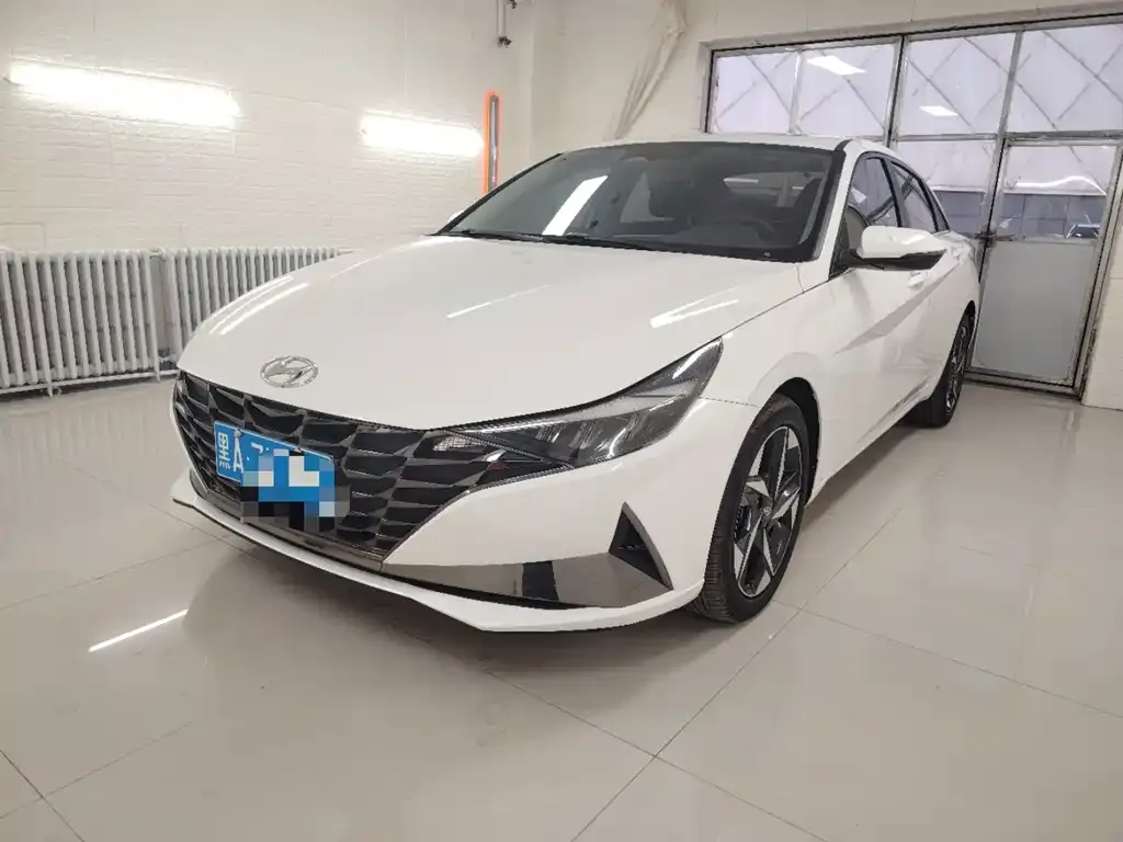 2022 Hyundai Elantra 1.5L CVT LUX Premium