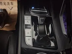 2022 Hyundai Elantra 1.5L CVT LUX Premium, белый — фото 12