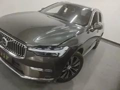 2022 Volvo XC60 4WD Luxury, зелёный — фото 1