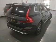 2022 Volvo XC60 4WD Luxury, зелёный — фото 9