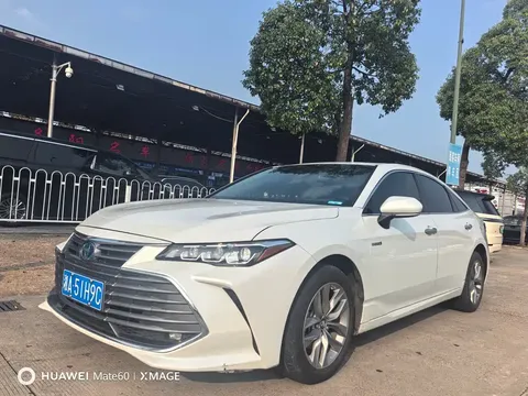 2019 Toyota Avalon Hybrid 2.5L Luxury