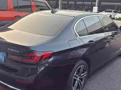 2022 BMW 5 Series 530Li Leading Luxury Package, чёрный — фото 3