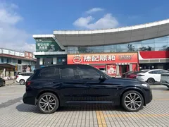 2022 BMW X3 Premium M Night Package, чёрный — фото 5