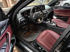 2021 BMW 5 Series 525Li M Sport Package, чёрный — фото 3