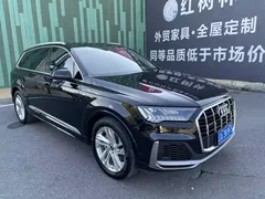 2021 Audi Q7 55 TFSI quattro S line Sport, чёрный — фото 3