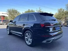 2021 Audi Q7 55 TFSI quattro S line Sport, чёрный — фото 7