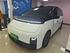 2024 Li Auto MEGA Ultra, белый — фото 1