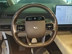 2024 Li Auto MEGA Ultra, белый — фото 11