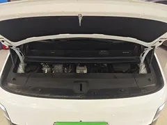 2024 Li Auto MEGA Ultra, белый — фото 20