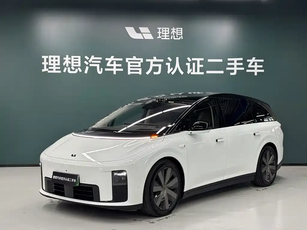 2025 Li Auto i8 Standard