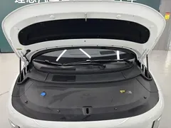 2025 Li Auto i8 Standard, белый — фото 23
