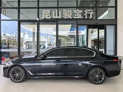 2022 BMW 5 Series 530Li M Sport Package, чёрный — фото 3