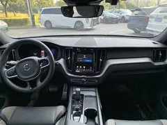 2022 Volvo XC60 T8 PHEV 4WD Sport — фото 6