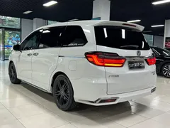 2022 Honda Odyssey 2.0L e:HEV, белый — фото 4