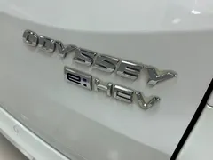 2022 Honda Odyssey 2.0L e:HEV, белый — фото 7