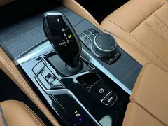 2021 BMW 5 Series 530Li Leading M Sport Package, чёрный — фото 15