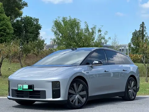 2025 Li Auto i6 4WD Standard