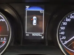 2021 Toyota Camry Hybrid 2.5HGVP Leading, белый — фото 9