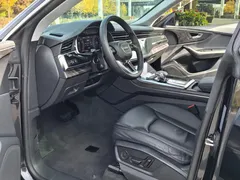 2022 Audi Q8 45 TFSI Luxury Sport, чёрный — фото 4