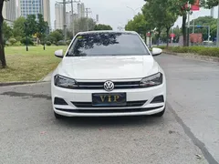 2019 Volkswagen Polo Plus 1.5L AT Colorful Tech, белый — фото 2