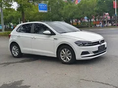 2019 Volkswagen Polo Plus 1.5L AT Colorful Tech, белый — фото 3