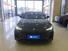 2022 Changan UNI-V 1.5T Premium — фото 2