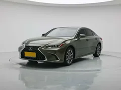 2021 Lexus ES 200 Luxury, зелёный — фото 1