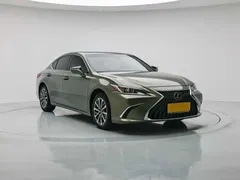 2021 Lexus ES 200 Luxury, зелёный — фото 3