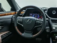 2021 Lexus ES 200 Luxury, зелёный — фото 12