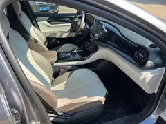 2023 BYD Qin PLUS Champion DM-i PHEV 55KM Leading — фото 11